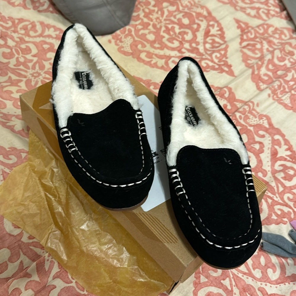 Black kookaburra slippers